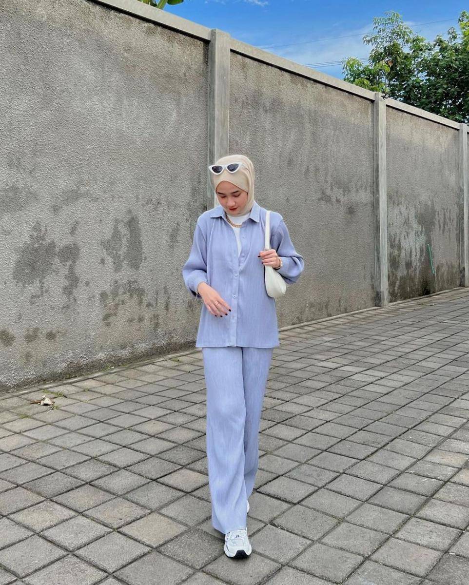 OOTD ala Kirana Salsabila (instagram.com/inikiranaaa__)