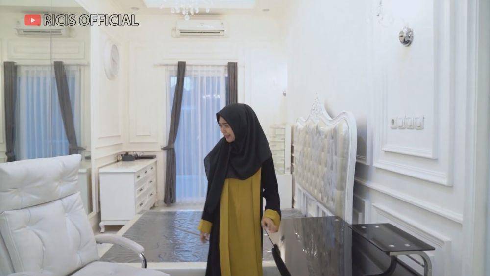 rumah baru Shindy Putri (YouTube.com/Ricis Official)