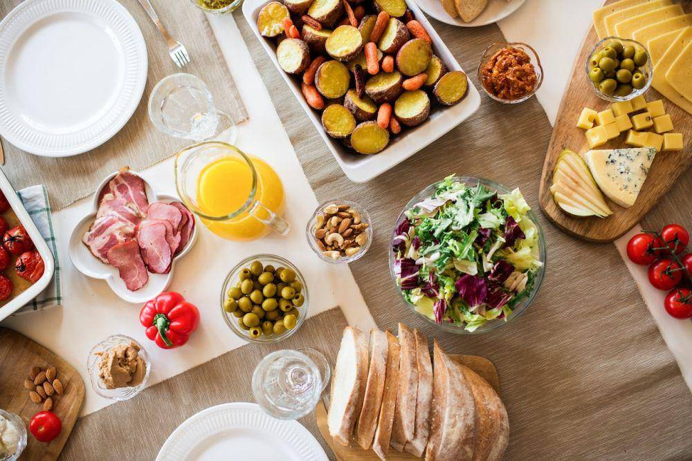 Anemia bisa disebabkan karena seseorang kurang mengonsumsi makanan bergizi. (pexels.com/Alexy Almond)