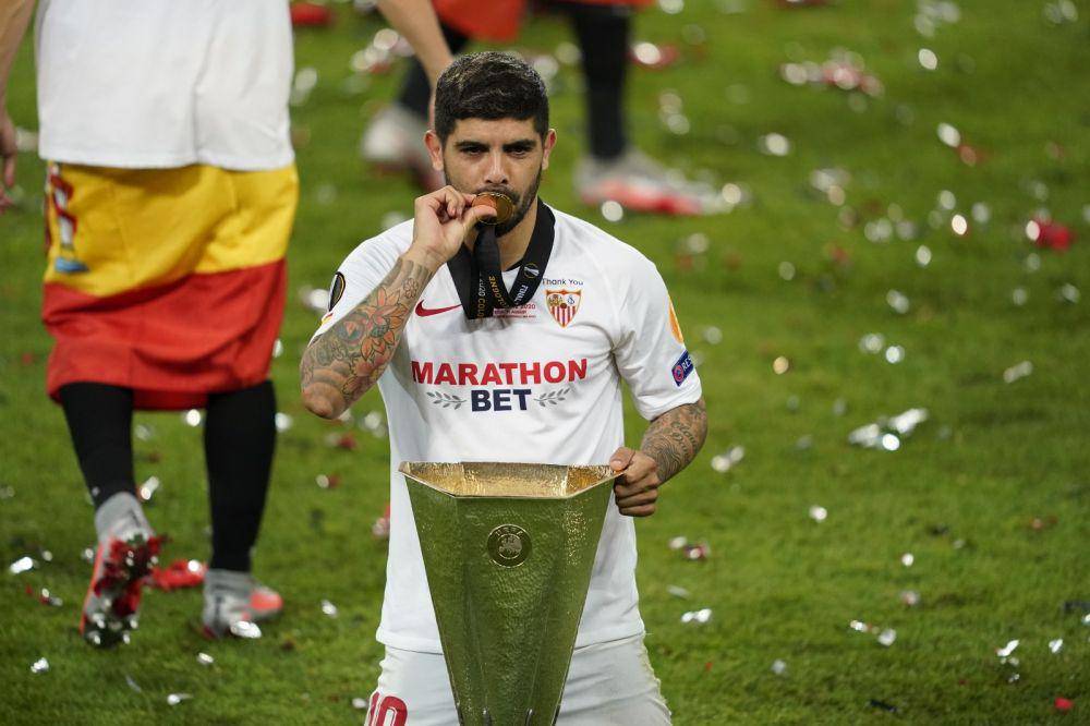 Ever Banega (sevillafc.es)