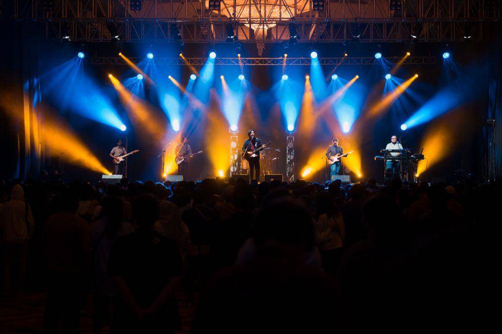 Penampilan Bilal saat membuka konser Kings of Convenience di Jakarta (Dok.Aksara Events)