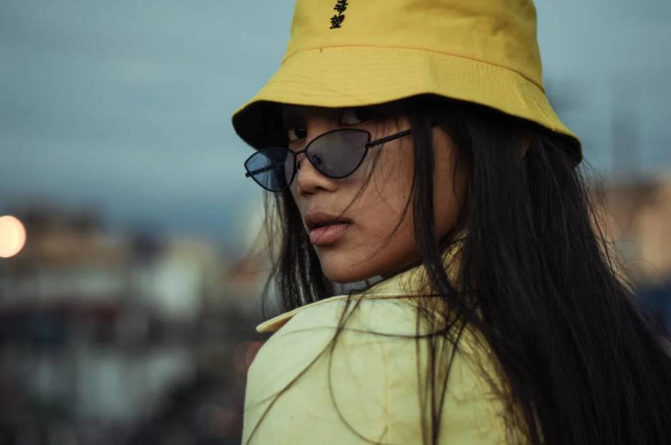 ilustrasi bucket hat (pexels.com/Chris Creatives)