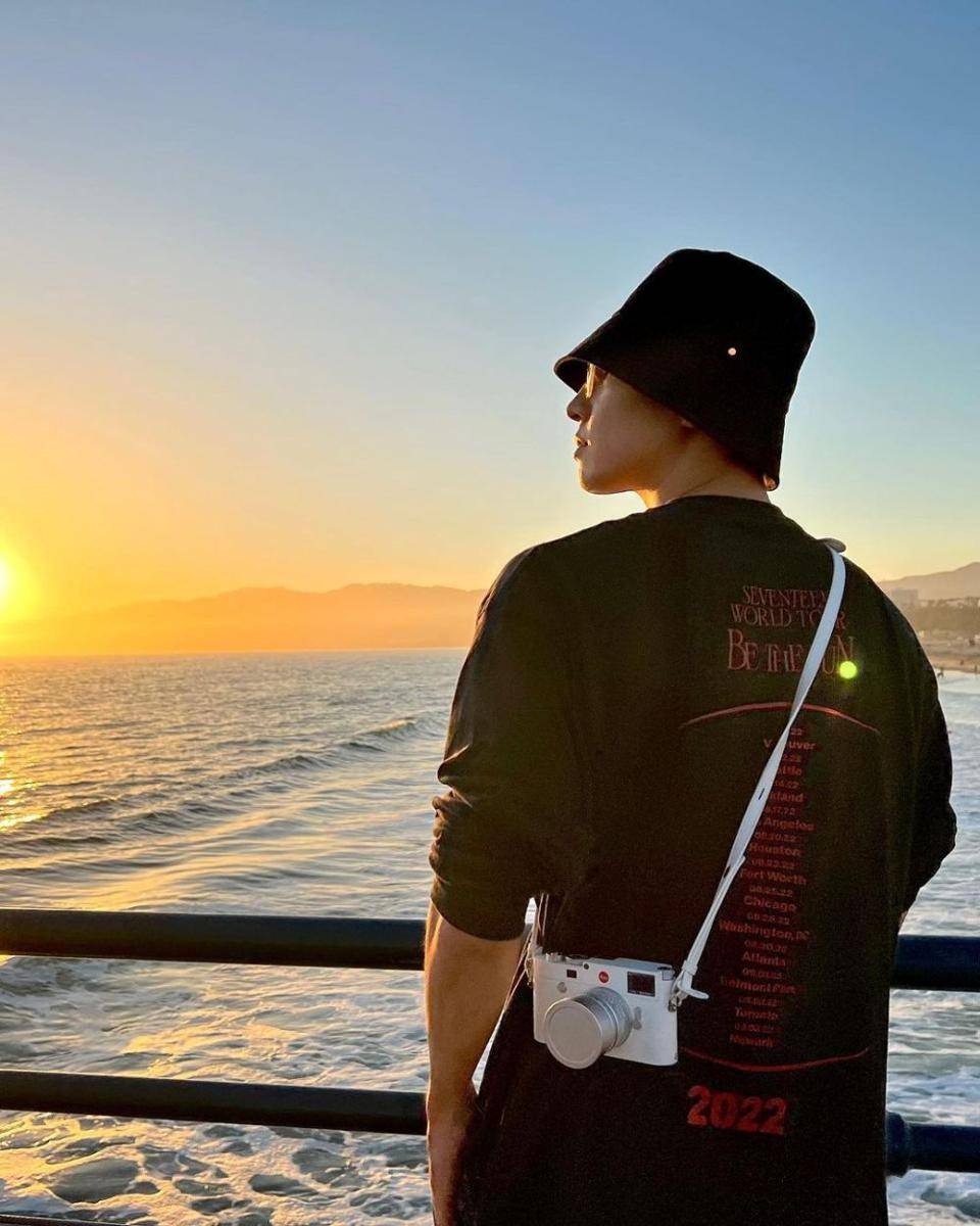ide foto faceless ala Seventeen (instagram com/everyone_woo)