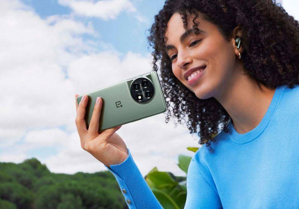 potret OnePlus 11 (oneplus.com)