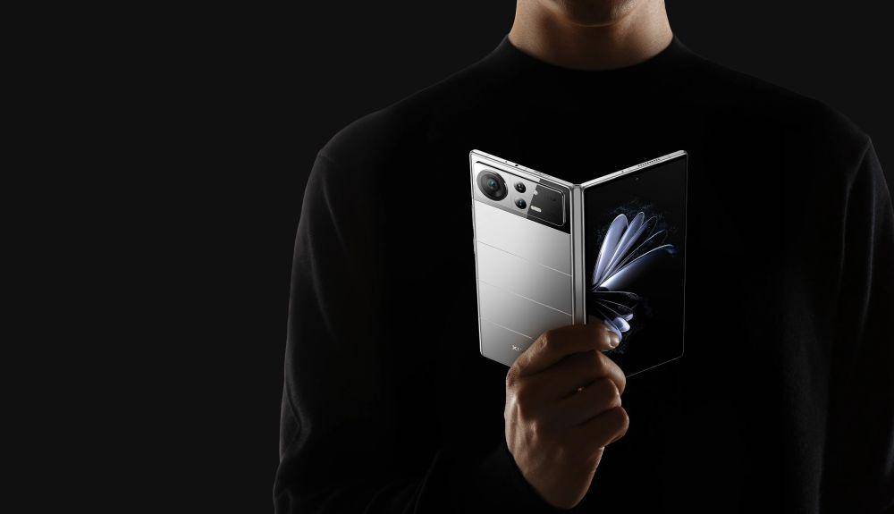 potret Xiaomi Mix Fold 2 (mi.com)