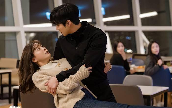11 Film dan Series Office Romance, Kocak sampai Bikin Salting!