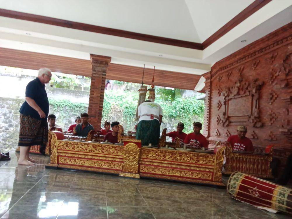 Sekaa Gong Taruna Mekar Desa Tunjuk saat latihan (Dok.IDNTimes/istimewa)