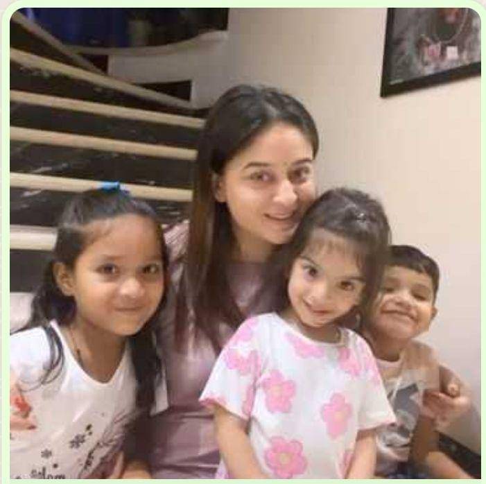 Potret Mahhi Vij bersama sang anak (instagram.com/mahhivij)