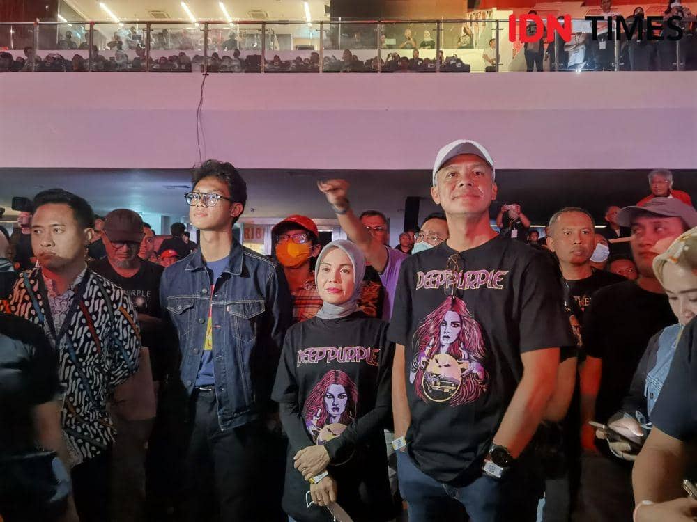Ganjar Pranowo bersama keluarga nonton konser Deep Purple. (IDN Times/Larasati Rey)