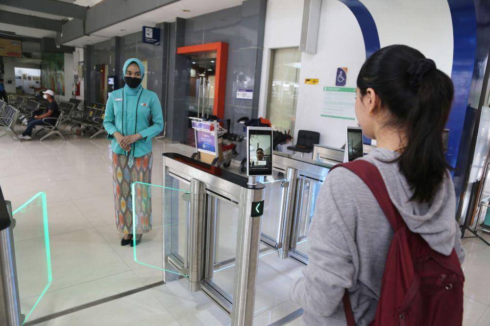 Face Recognition di Stasiun Gubeng Surabaya untuk Pindahi wajah penumpang. (Dok. Humas PT KAI DAOP 8 Surabaya).