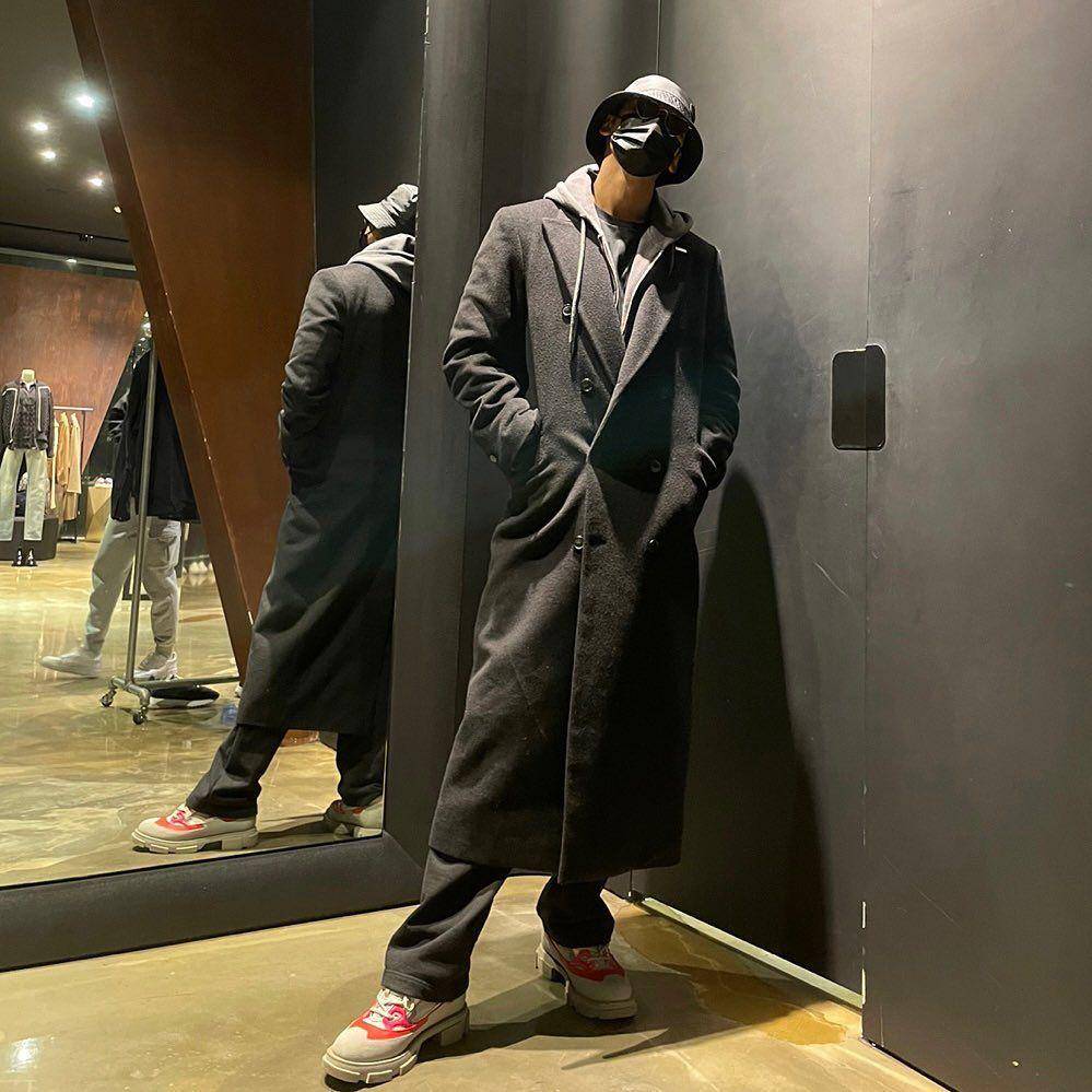 ide foto faceless ala Seventeen (instagram.com/min9yu_k)