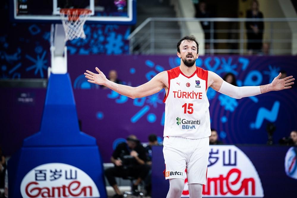 10 Potret Sertac Sanli, Bigman Andalan Barcelona Basquet asal Turki