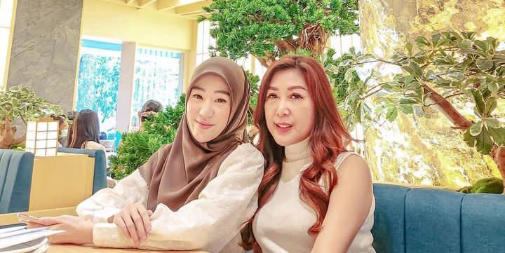 9 Potret Kompak Larissa Chou dengan Sang Bunda, Bikin Iri!