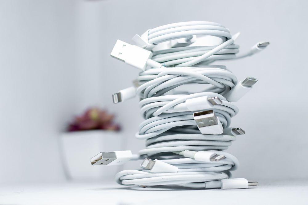 Kenali 7 Penyebab Kabel Charger iPhone Cepat Rusak