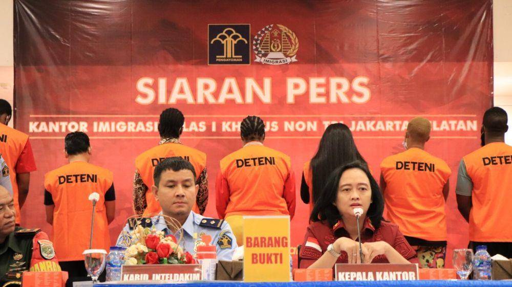 Imigrasi Jakarta Selatan usir delapan WNA yang langgar aturan keimigrasian (Dok. Imigrasi)