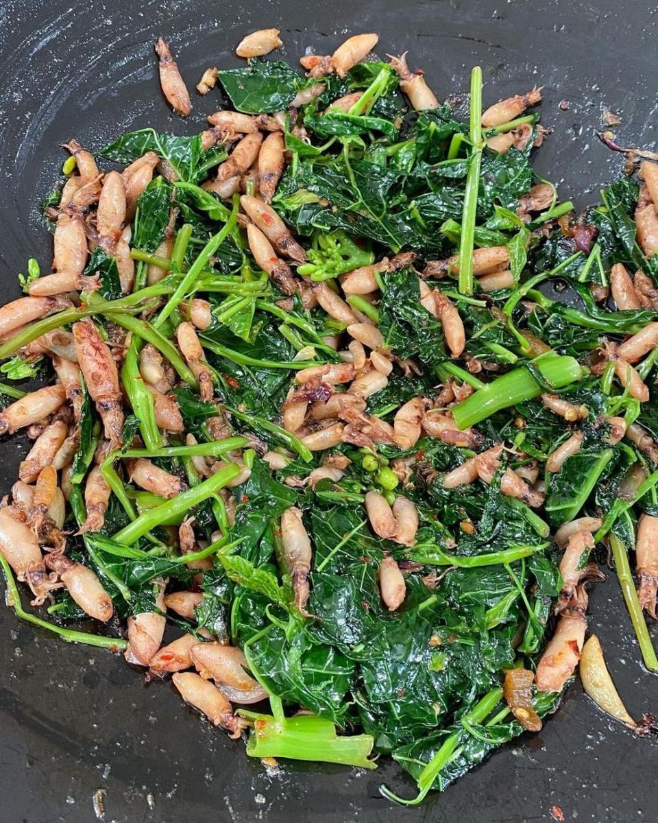Resep Oseng Cumi Daun Pepaya, Rasanya Enak dan Gak Pahit