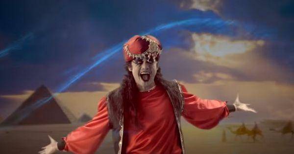 Om JIn mengenakan kostum versi sinetronnya ( Dok. Cinema 21 / Jin & Jun )