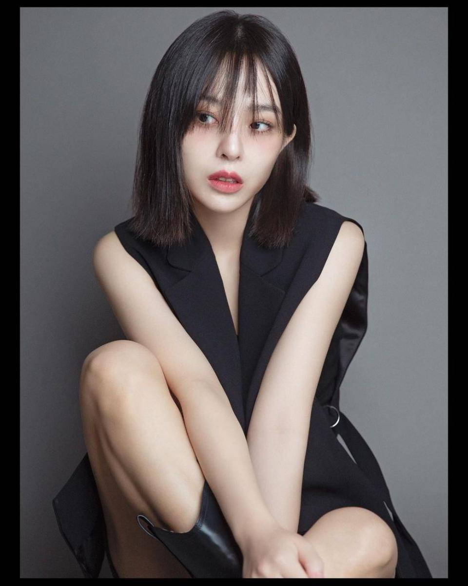 Heo Jung Hee (instagram.com/h._.eeeeee)