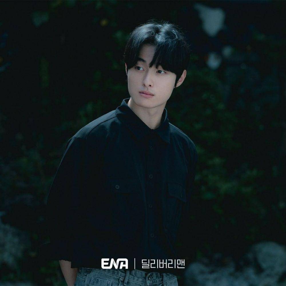 Yoon Chan Young sebagai Seo Young Min (instagram.com/channel.ena.d)