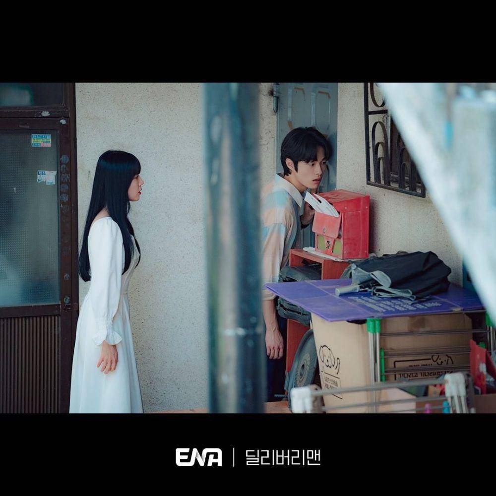 Yoon Chan Young sebagai Seo Young Min dan Bang Minah sebagai Kang Ji Hyun (instagram.com/channel.ena.d)