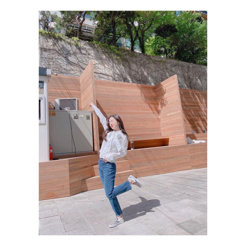 Inspirasi outfit buat hangout ala member Red Velvet (instagram.com/renebaebae)