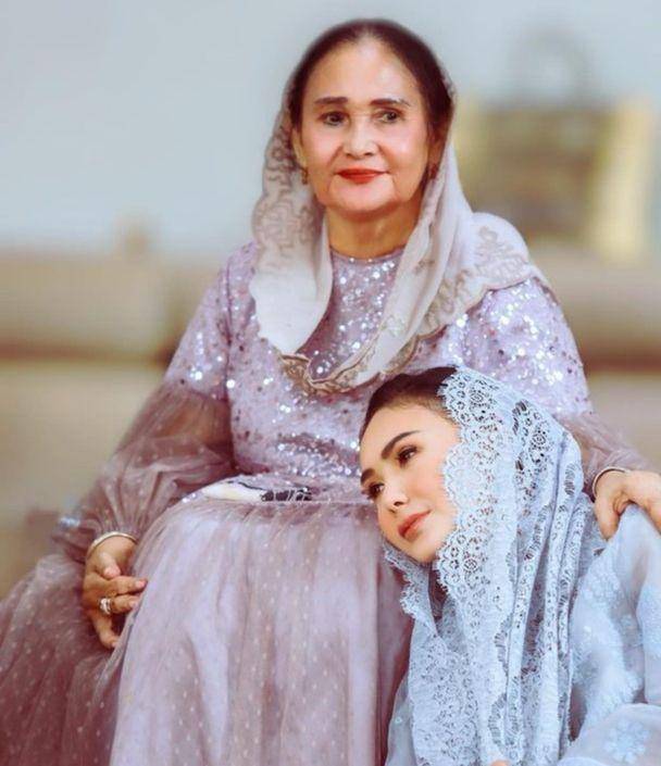 potret Yuni Shara dan mama (instagram.com/yunishara36)