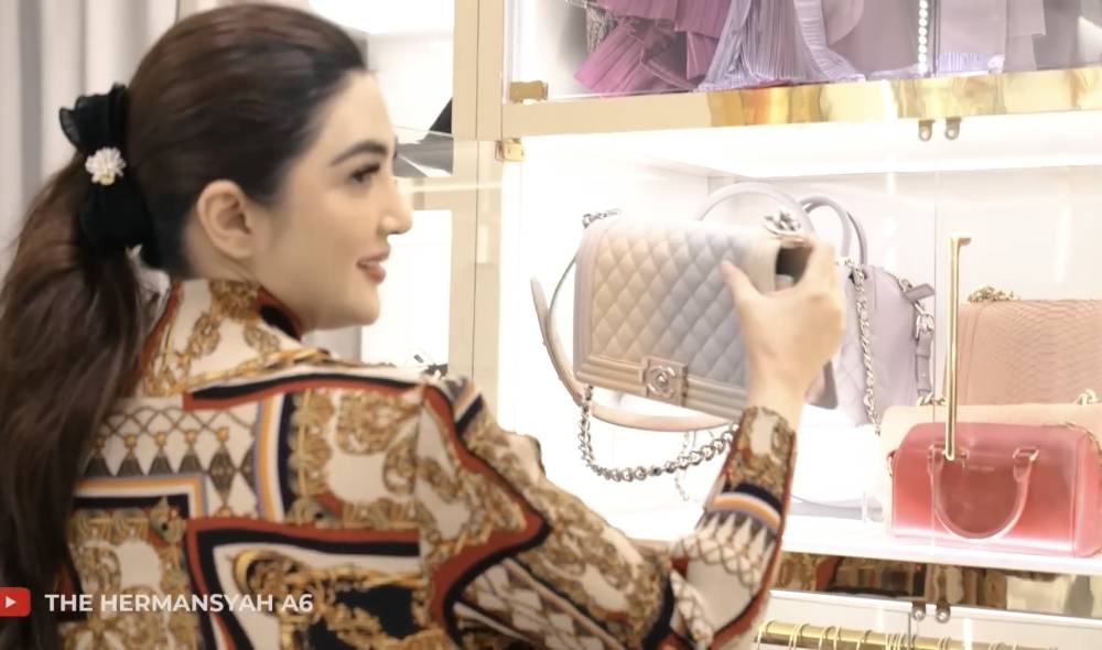 momen Ashanty main ke walk-in closet milik Tasyi Athasyia (youtube.com/TheHermansyahA6World)