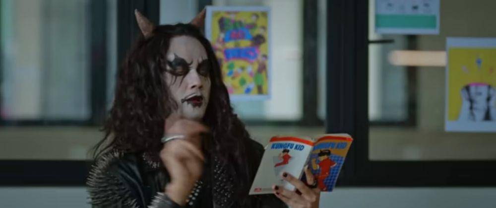 Om Jin membaca buku. (Dok. MVP Pictures/Jin dan Jun)