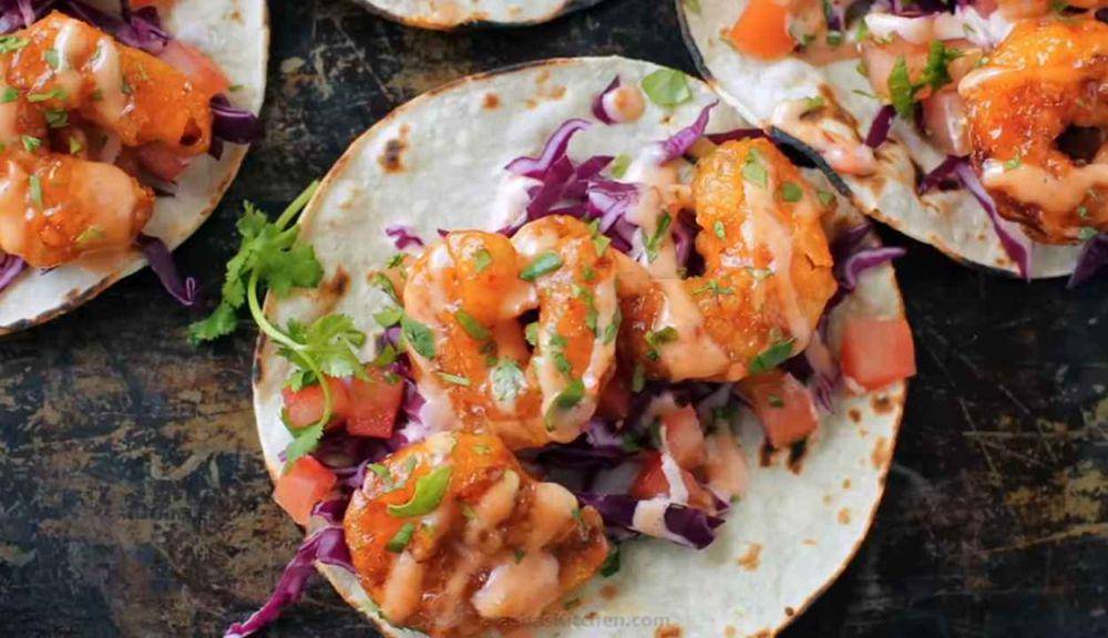Ilustrasi bang bang shrimp tacos (youtube.com/Natashas Kitchen)