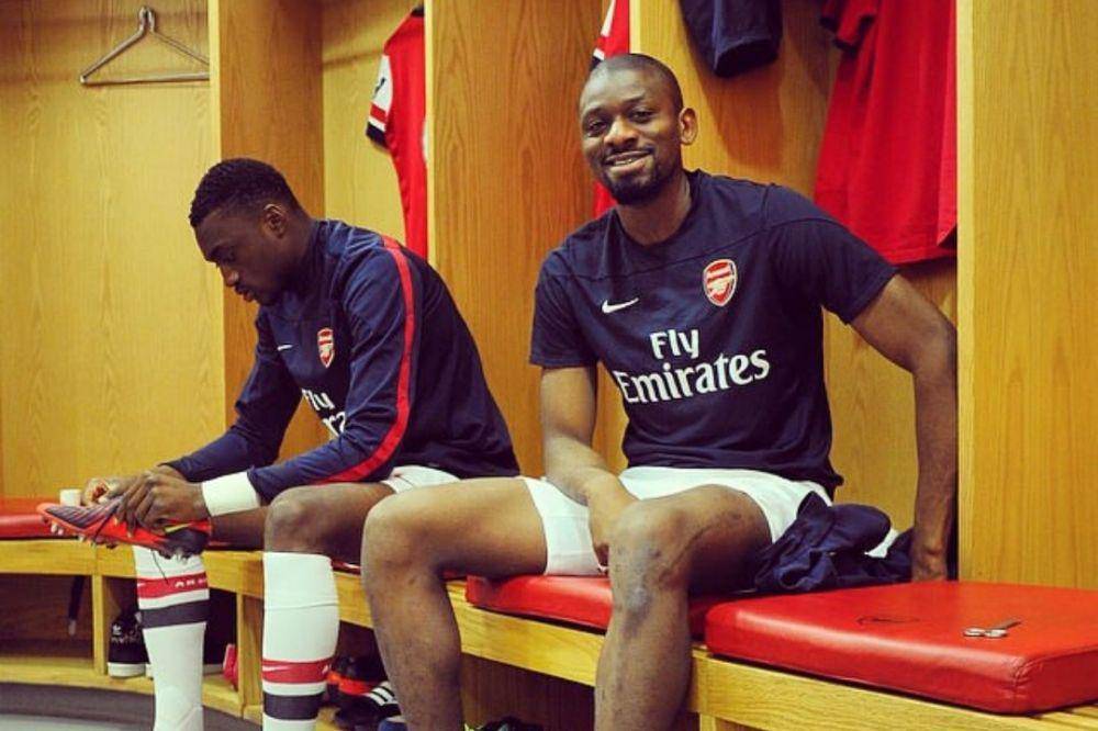 Abu Diaby (kanan) sebagai salah satu pemain Arsenal yang pernah membela Olympique de Marseille. (instagram.com/arsenal)