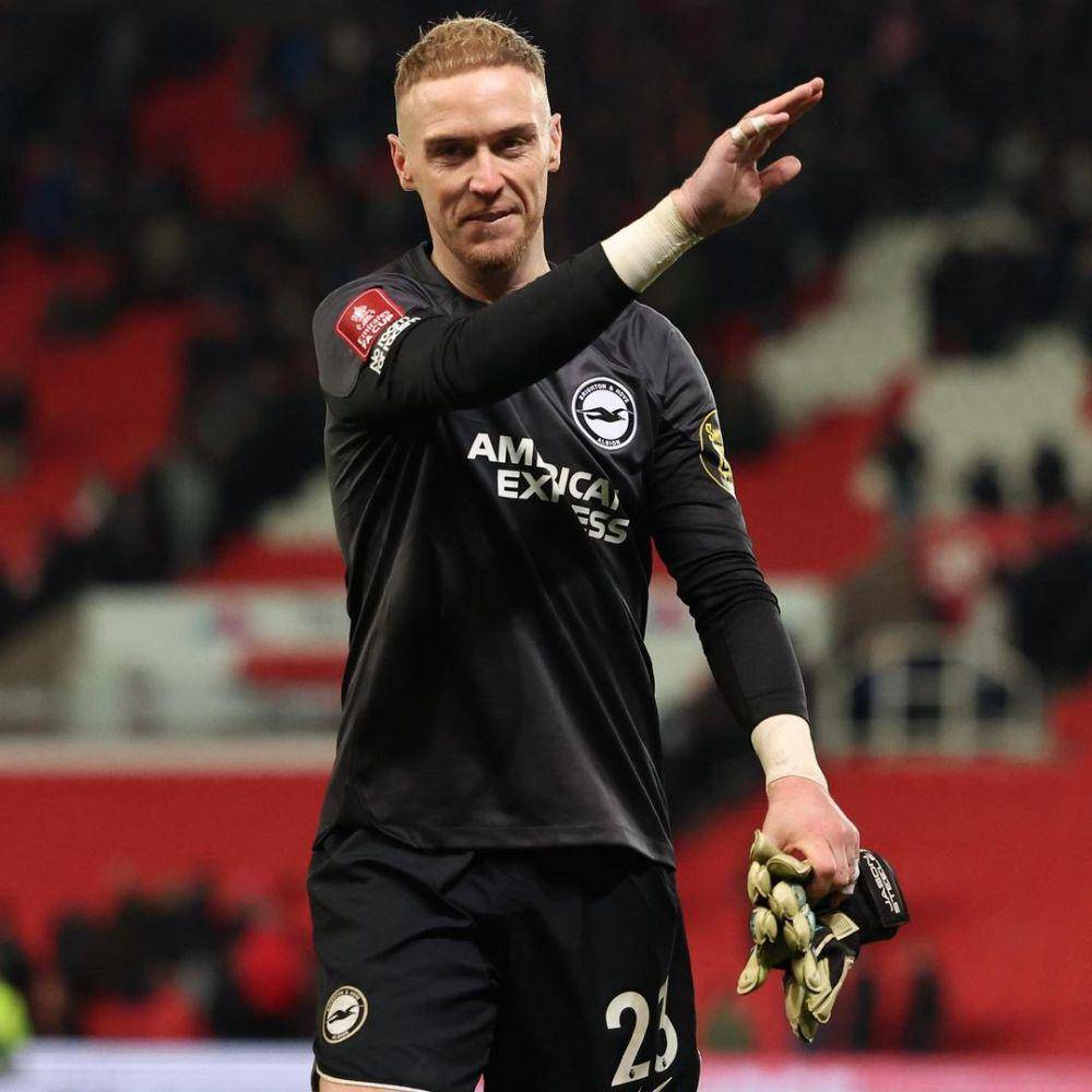 Jason Steele (instagram.com/officialbhafc)