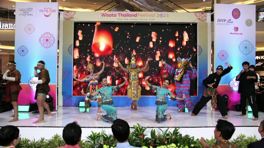 Pertunjukan tarian di Wisata Thailand Festival 2023, Kota Kasablanka, Jakarta Selatan