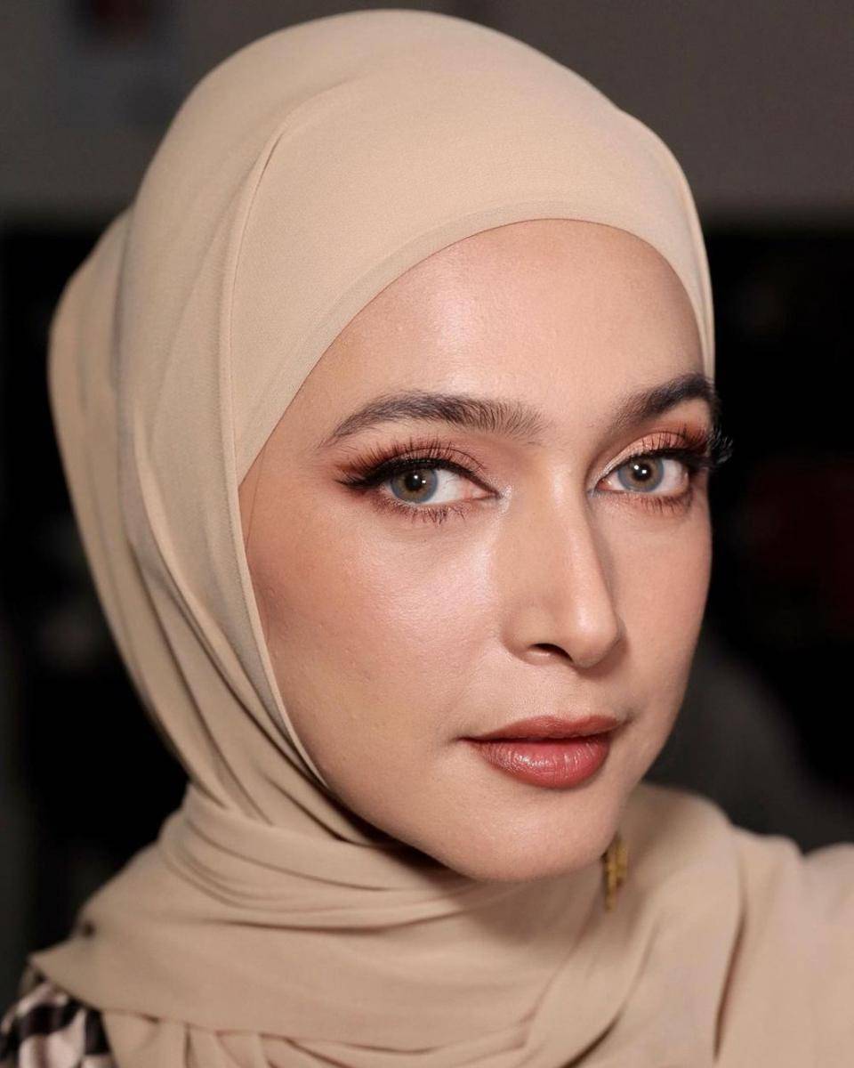 potret Nabila Syakieb berhijab (instagram.com/nsyakieb85)
