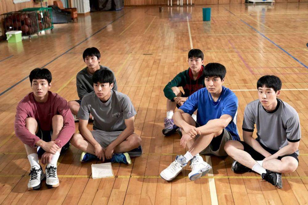 Kim Taek, Jung Jin Woon, Lee Sin Young, Ahn Ji Ho, Jung Gun Joo, dan Kim Min dalam film Rebound (instagram.com/barunsonena.contents)