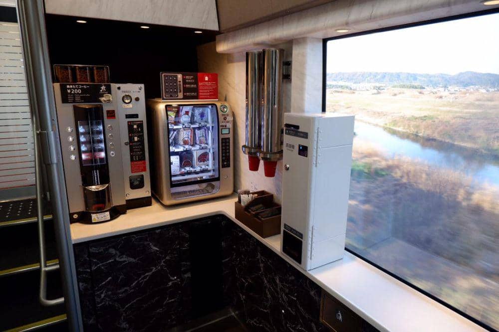 potret fasilitas unik di dalam kereta (reddit.com/user/binthewin)