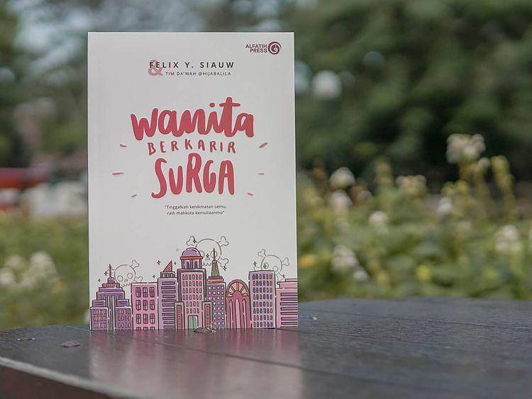 Buku Wanita Berkarir Surga (Instagram.com/kutubstore)