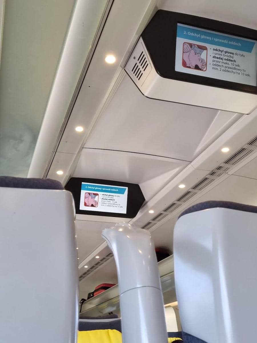 potret fasilitas unik di dalam kereta (reddit.com/user/DePasta)