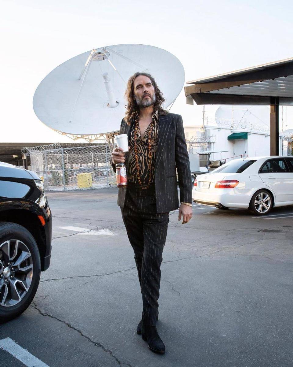 potret Russell Brand (instagram.com/russellbrand)