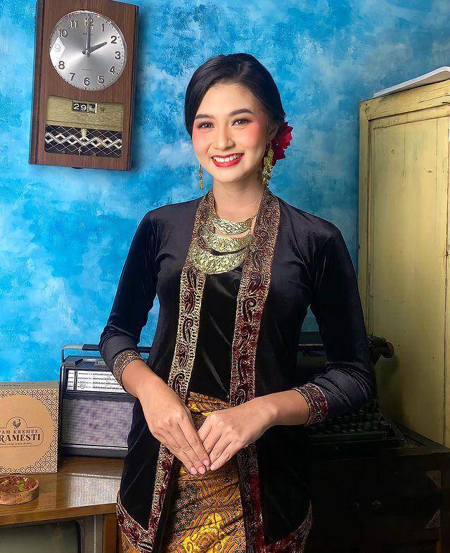 Juni Safitri, Puteri Indonesia DKI Jakarta 4 2023 (Instagram.com/junisafitri)