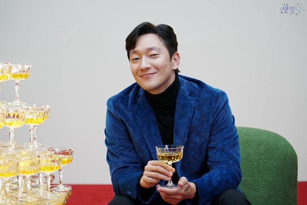 Son Suk Ku (post.naver.com/샛별당엔터테인먼트)