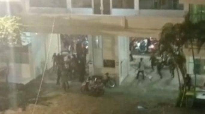 Ratusan Pesilat di Gresik Protes Minta Kapolsek Mundur