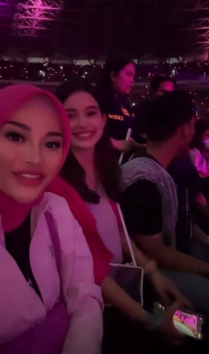 Aurel Hermansyah dan keluarga nonton BLACKPINK (instagram.com/ashanty_ash)