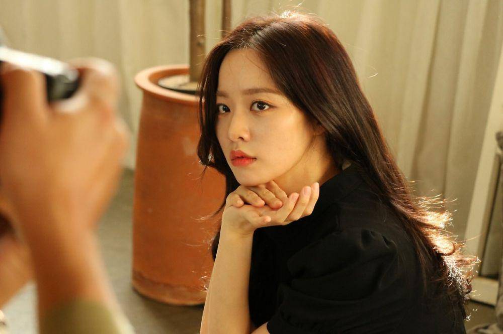 Bae Yoon Kyung (post.naver.com/럭키컴퍼니)