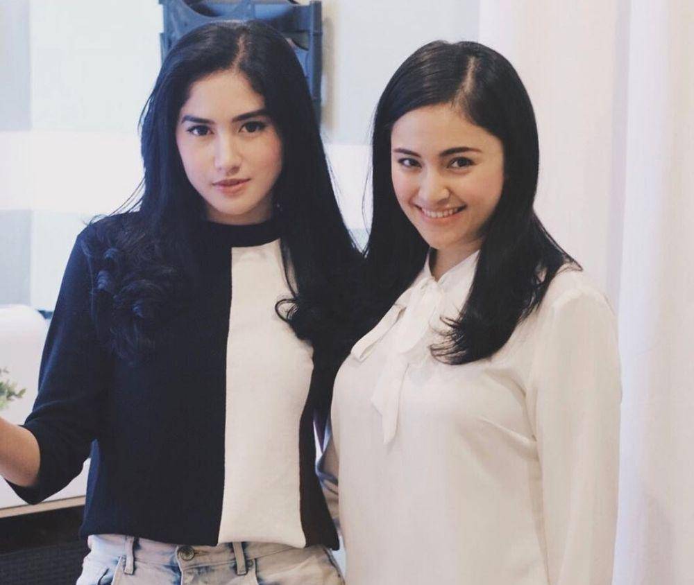 Ochi Rosdiana bersama Marshanda (instagram.com/ochi24)