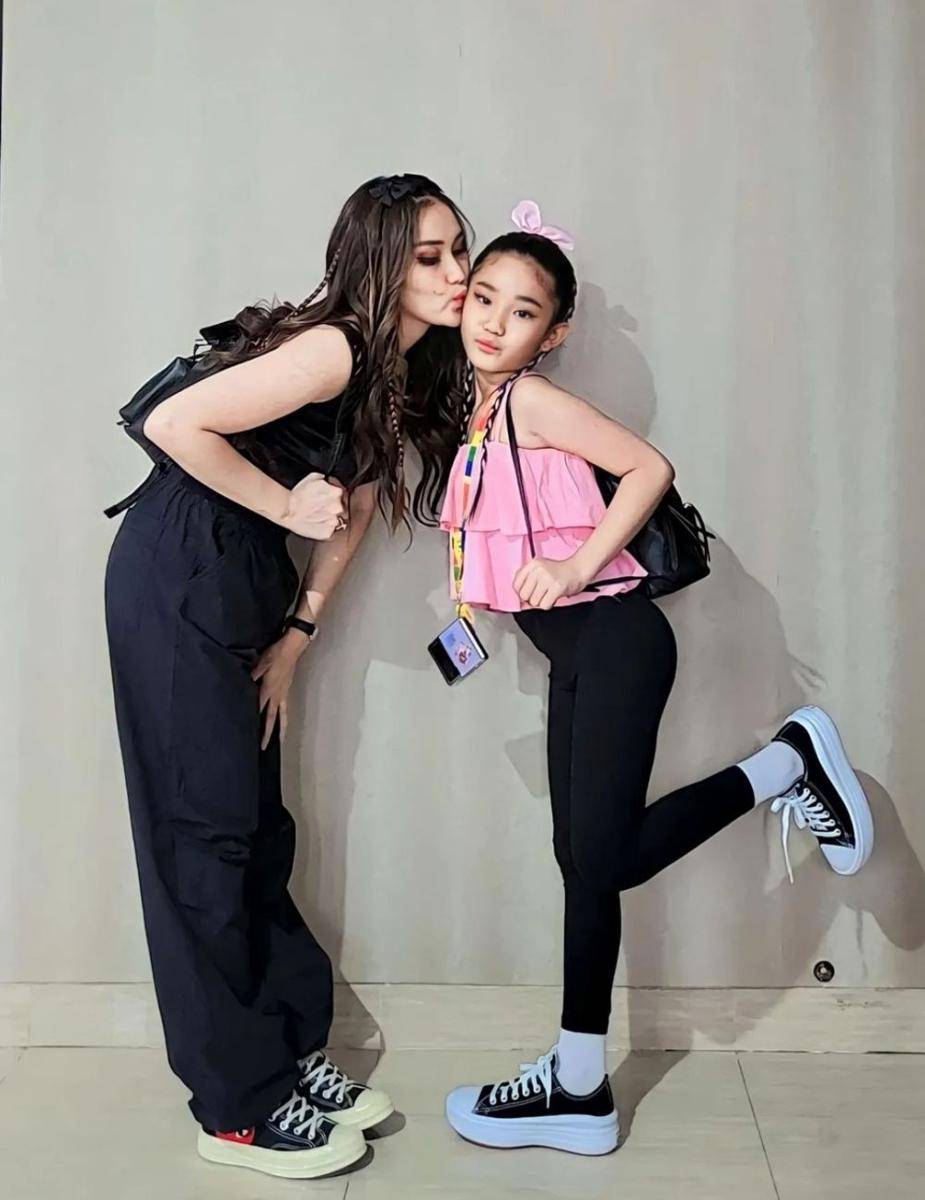 Ayu Ting Ting dan Bilqis (instagram.com/ayutingting92)
