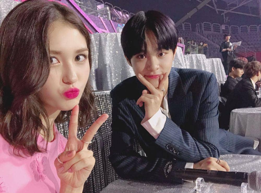 Jeon Somi dan Daehwi AB6IX (instagram.com/somsomi0309)