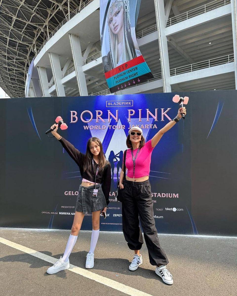 potret artis nonton konser BLACKPINK bareng anak (instagram.com/dagnesia)