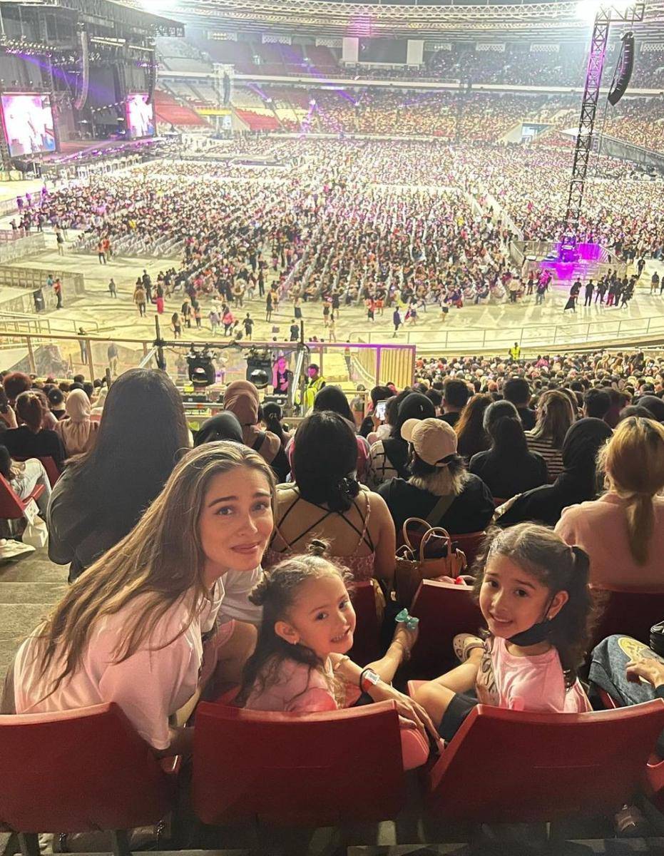 potret artis nonton konser BLACKPINK bareng anak (instagram.com/yaswildblood)