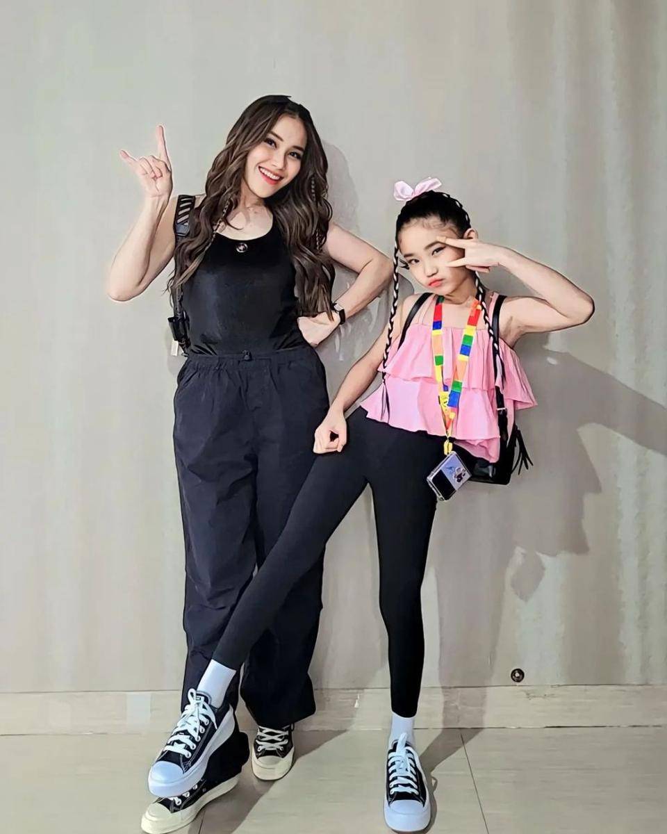 potret artis nonton konser BLACKPINK bareng anak (instagram.com/ayutingting92)
