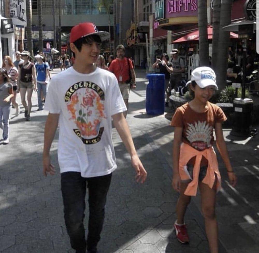 Jungkook BTS dan Chaerin Cherry Bullet (koreaboo.com)